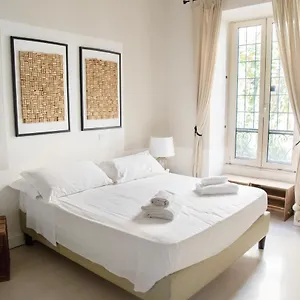 Apartment Casa E Per Vacanze Fienaroli 36, Rome